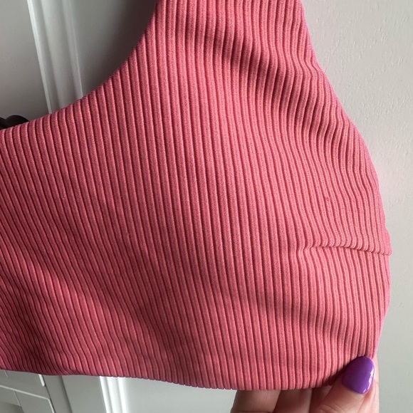 🔥 Gymshark Essence Bikini Top Scoop Neck Ribbed
Maroon Blush Pink Swimwear - Picture 5 of 5